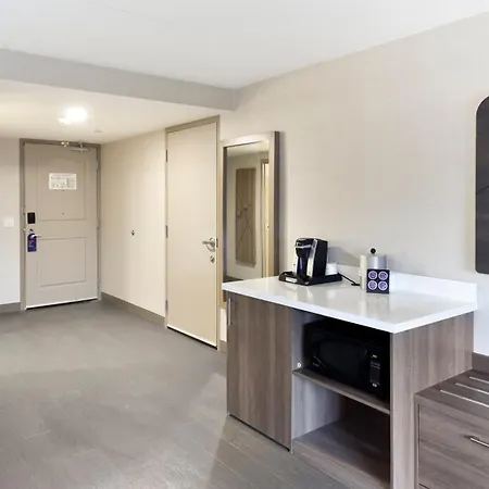 Holiday Inn Express Hotel & Suites Waterloo - St. Jacobs Area By Ihg Exterior photo